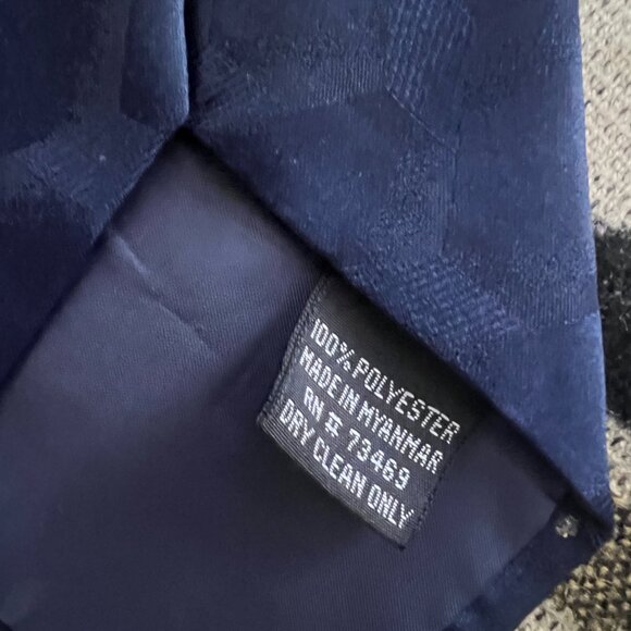 Looney Tunes Tie - Picture 3 of 3